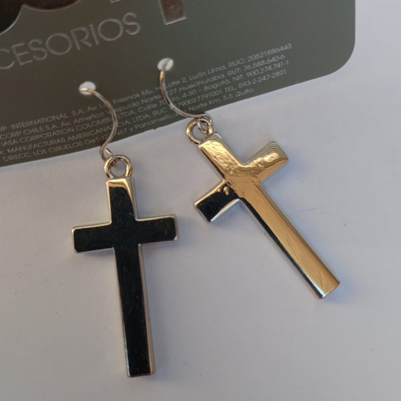 2/$10 or 4/$15 Silver Cross Earrings Faith Religion - Picture 1 of 5